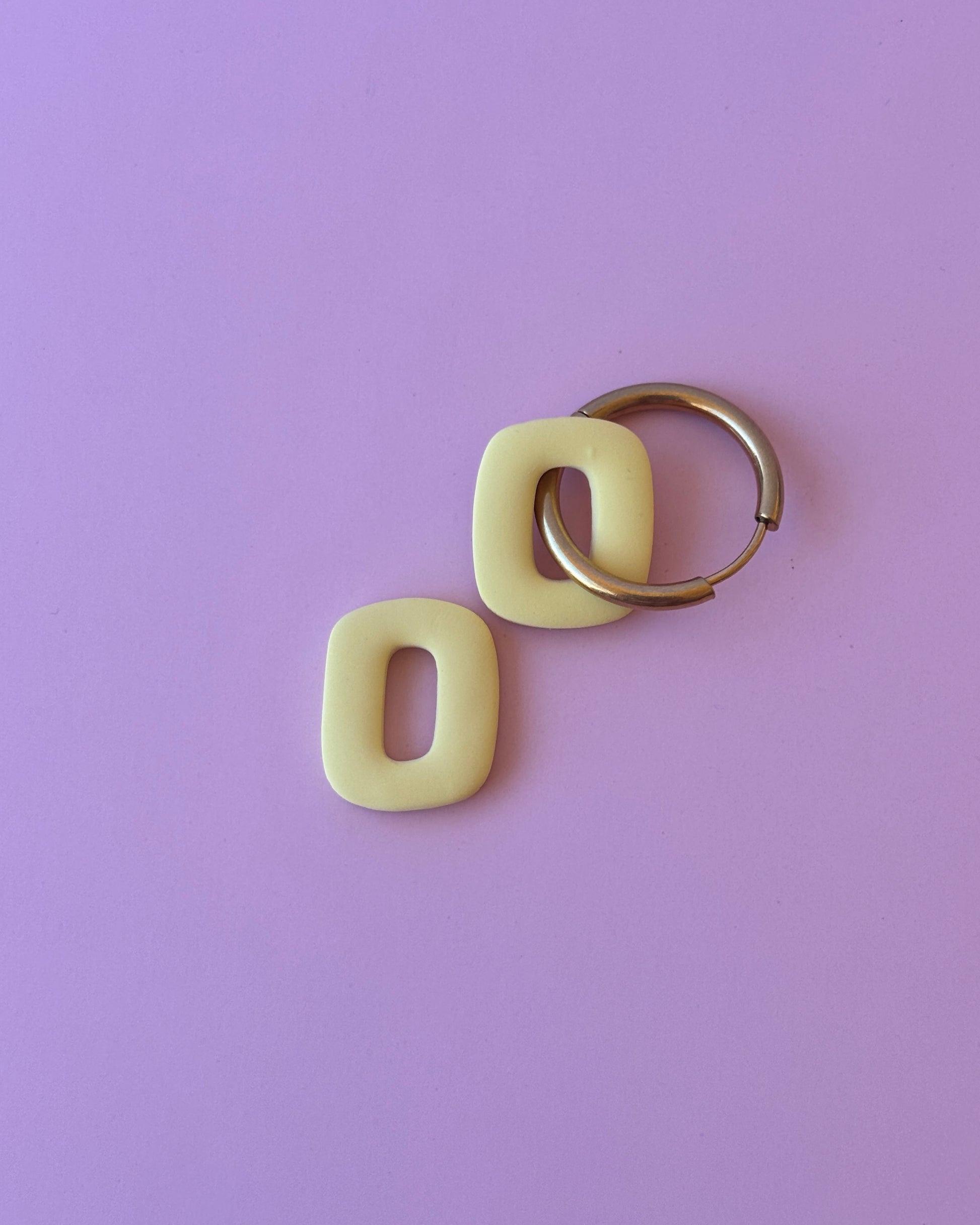 Charms donut  amarillo