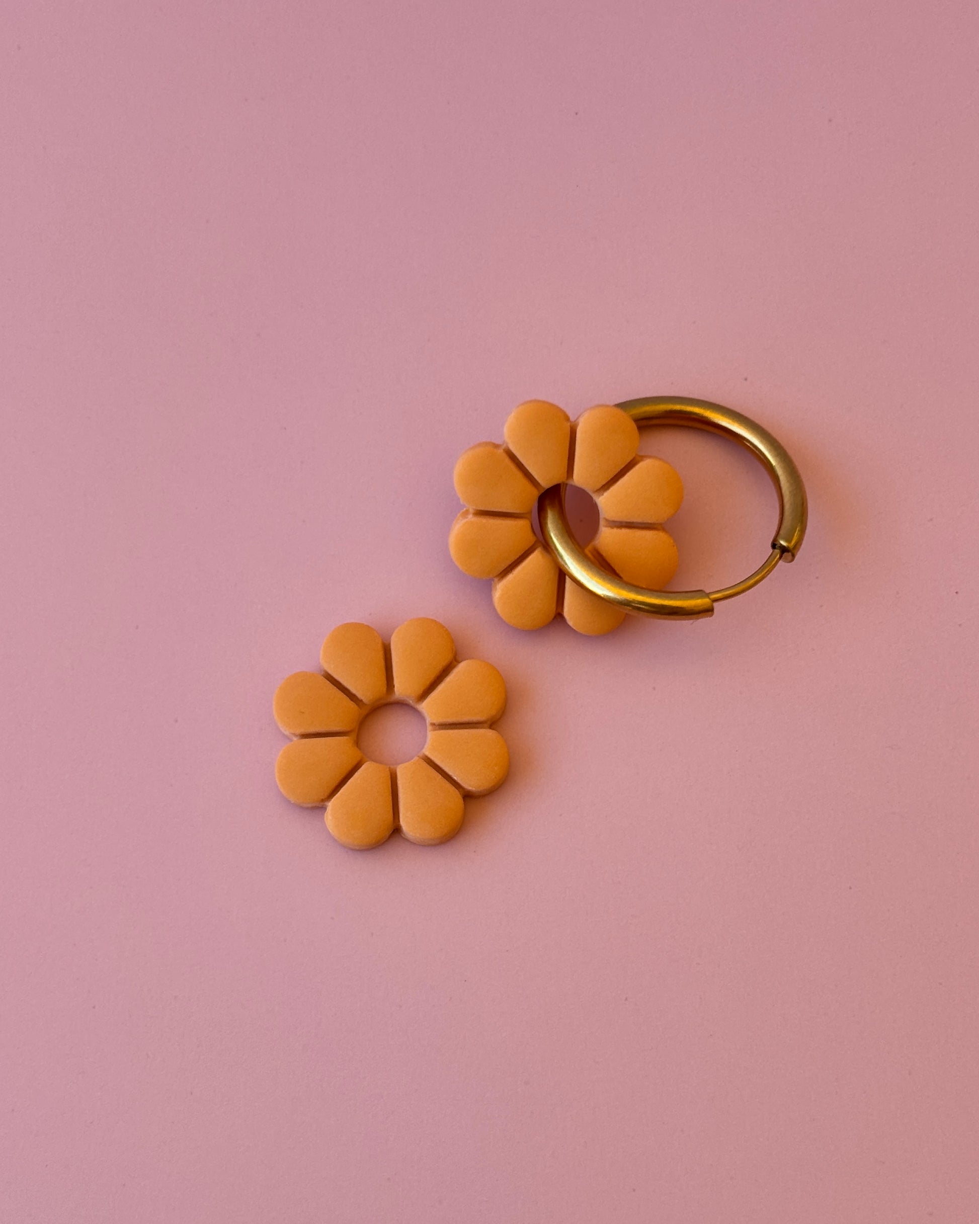 Charms flor 4 naranja