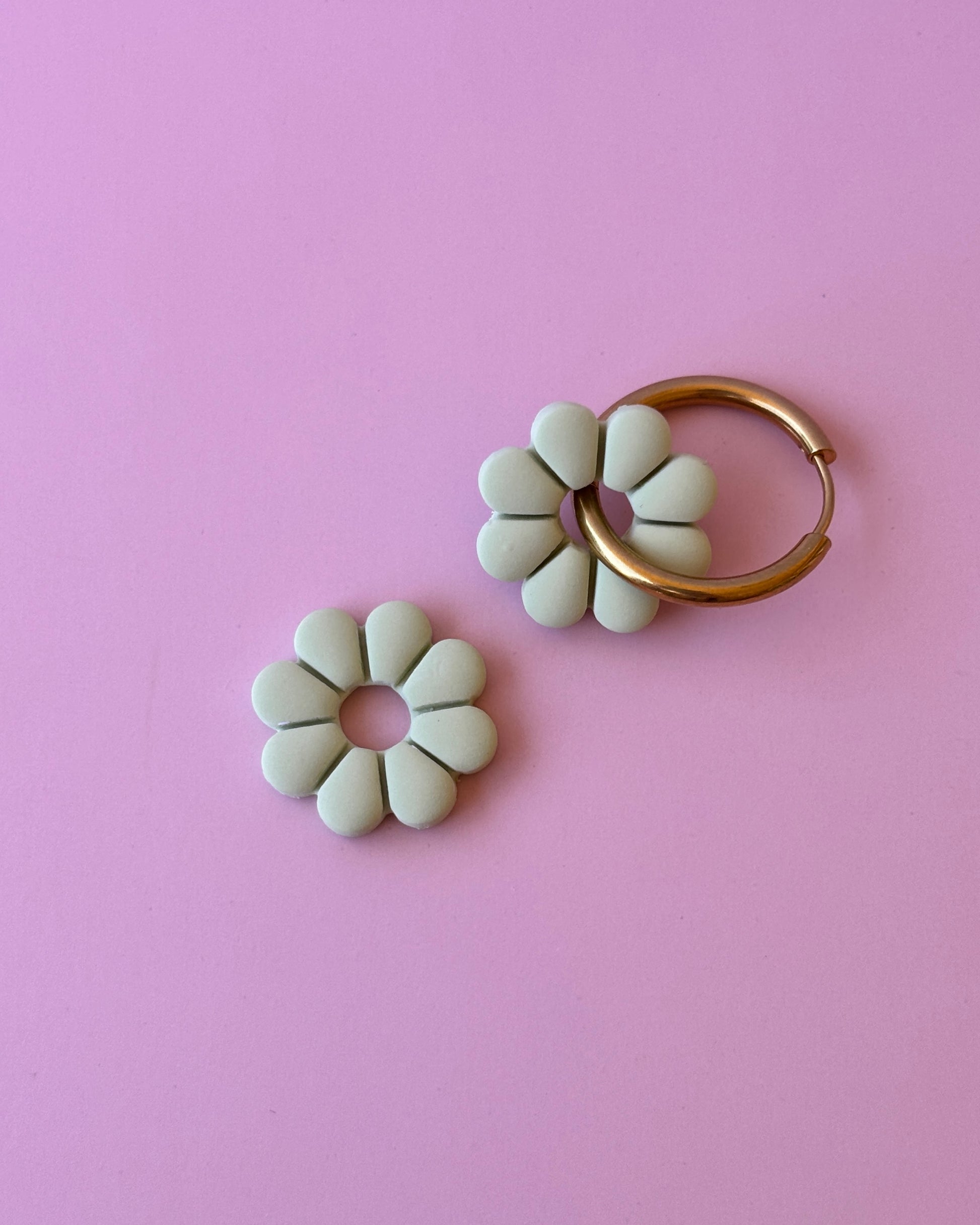 Charms flor 4 verde pastel