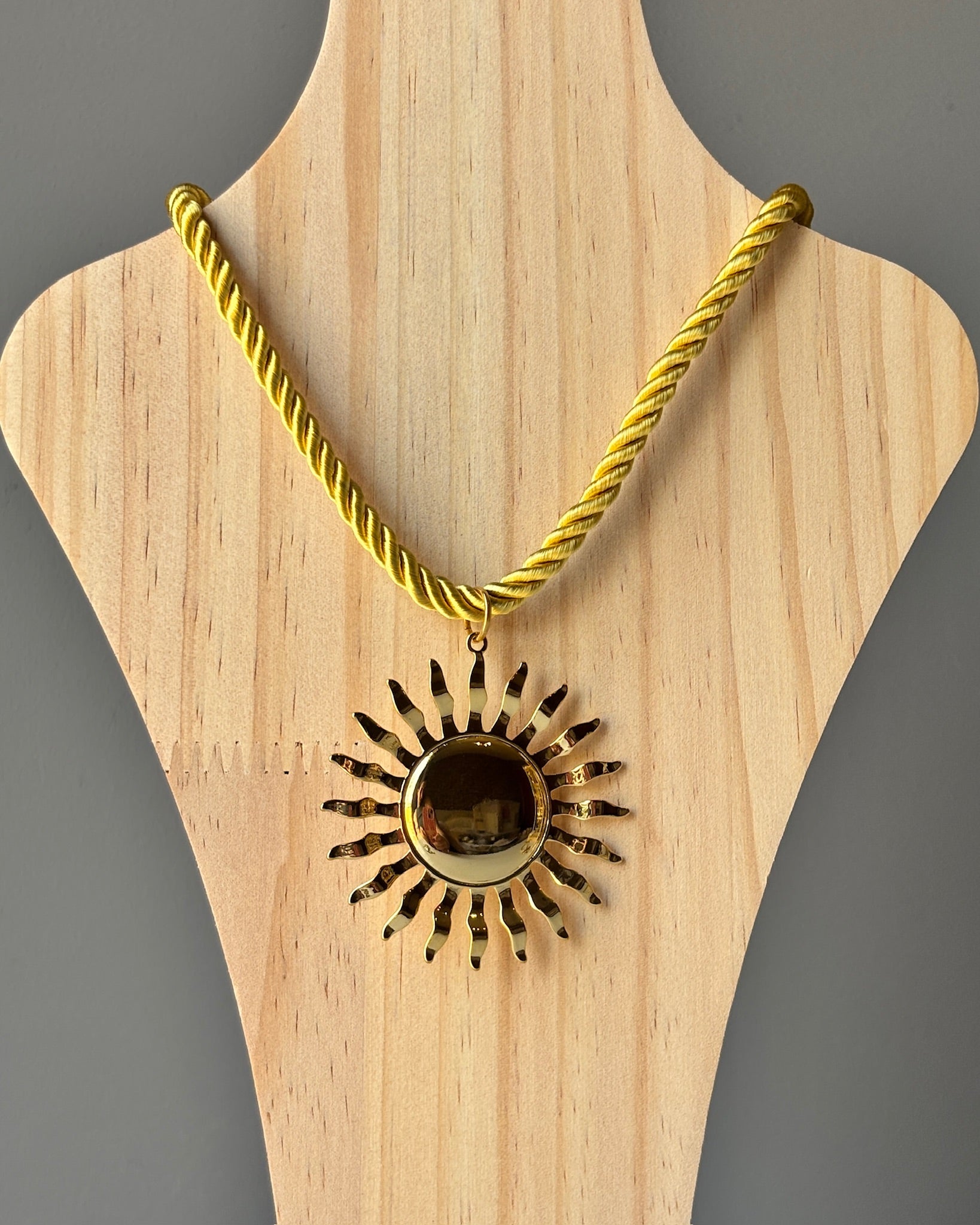 Collar sun