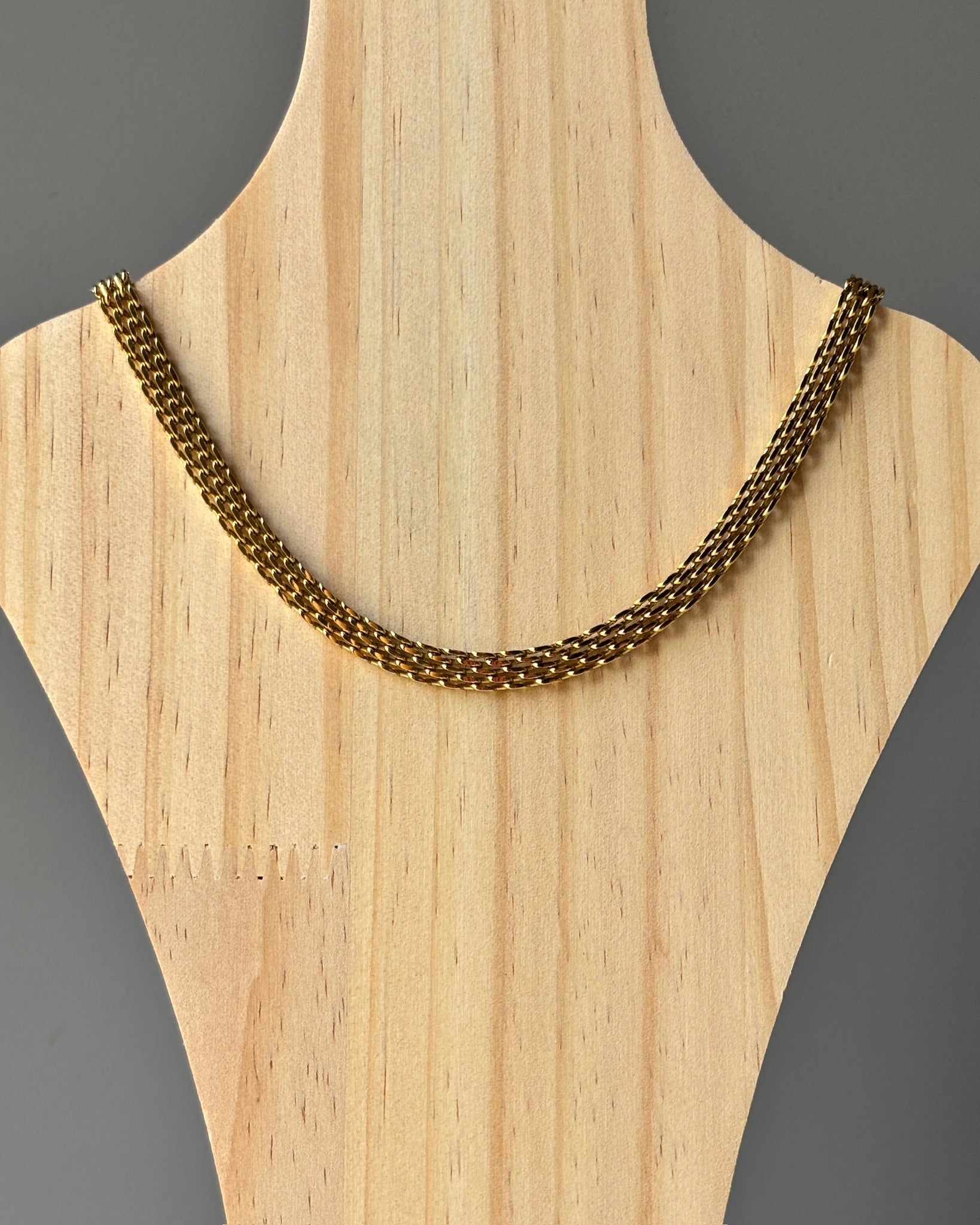 Collar Flat