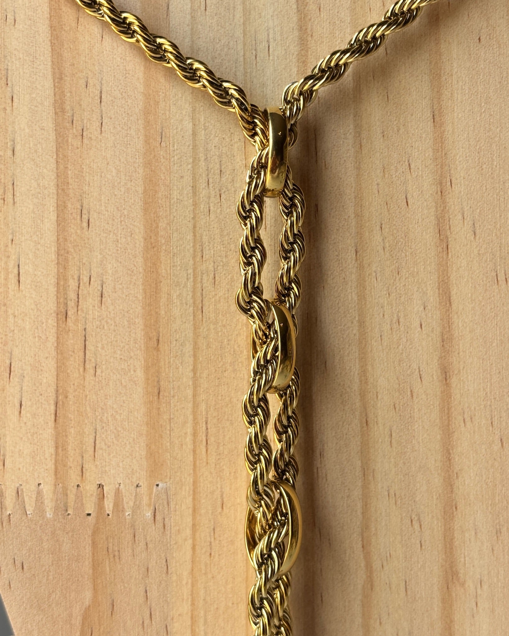 Collar Tie