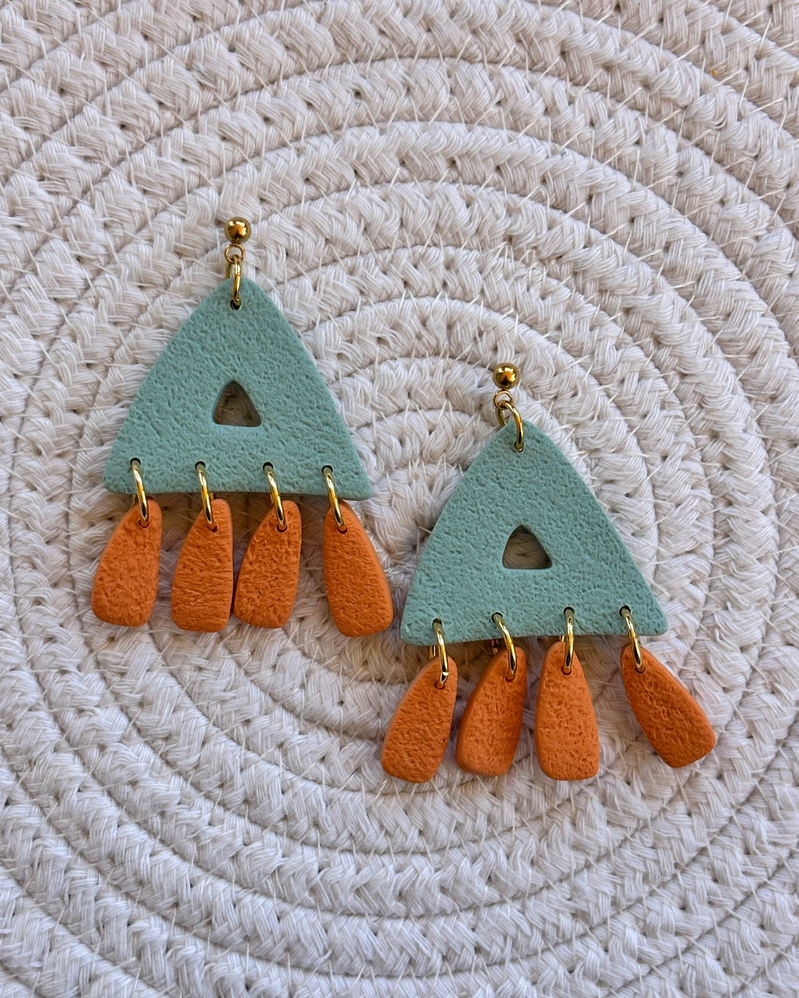 Pendientes pyramid 2