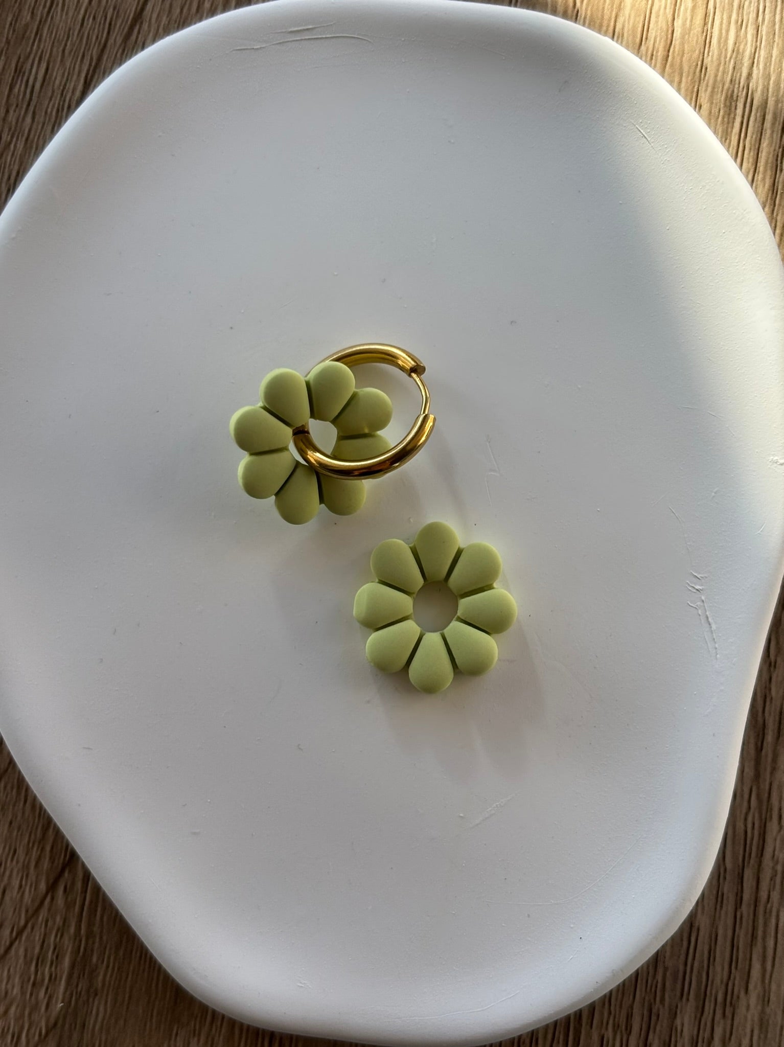 Charms Flor basic Verde pastel