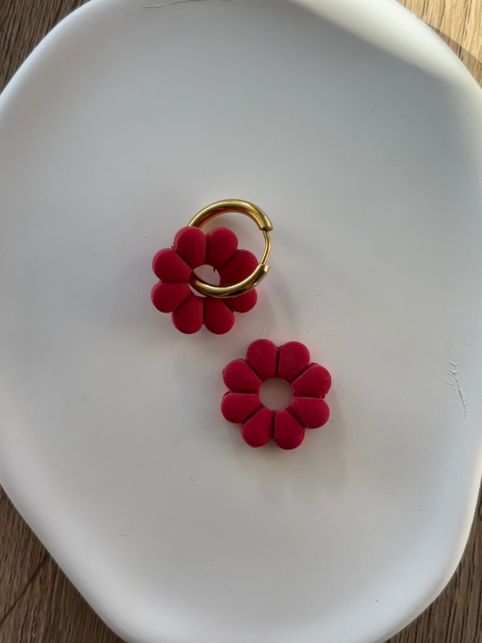 Charms Flor basic Rojo