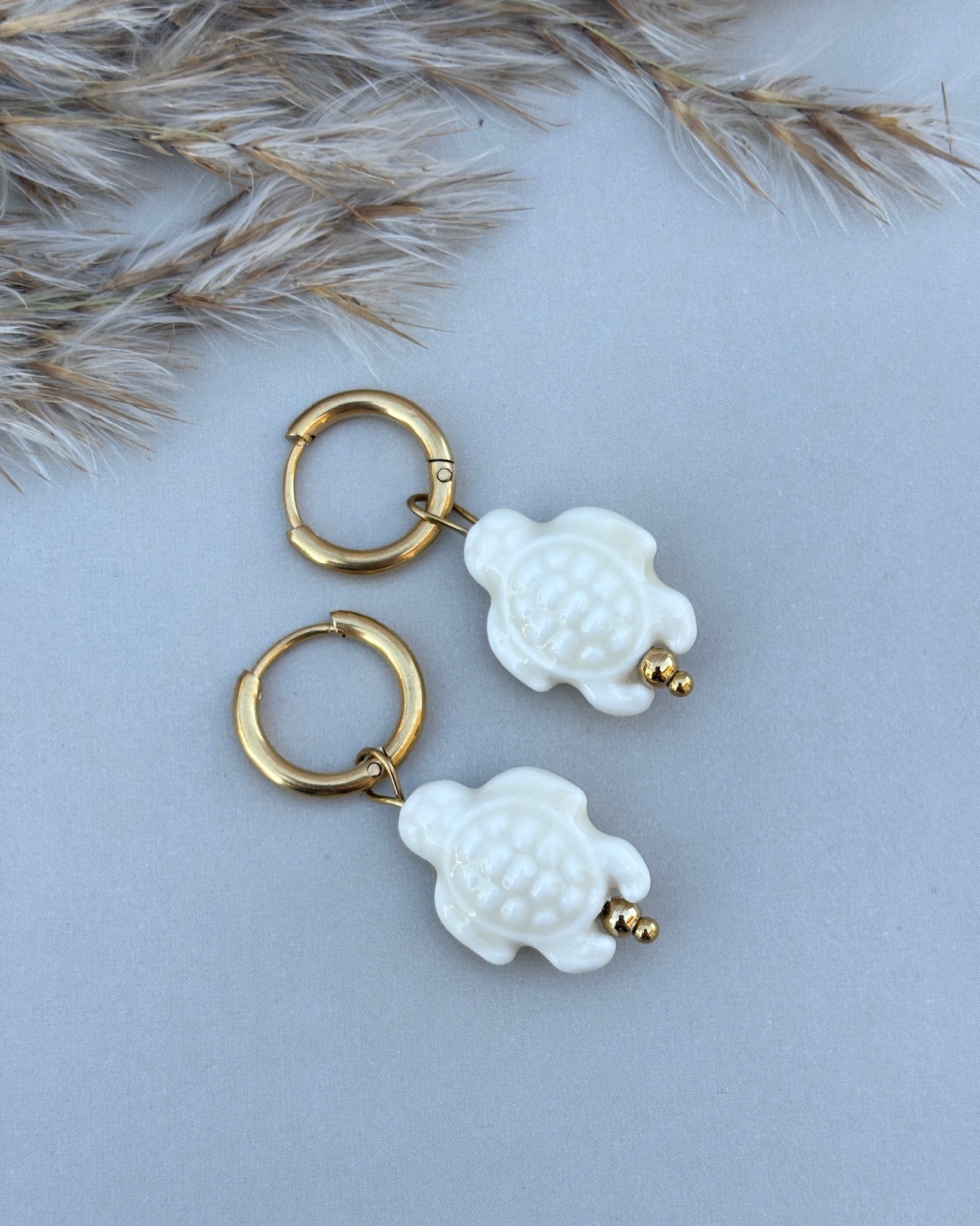 Pendientes chelonia blanco