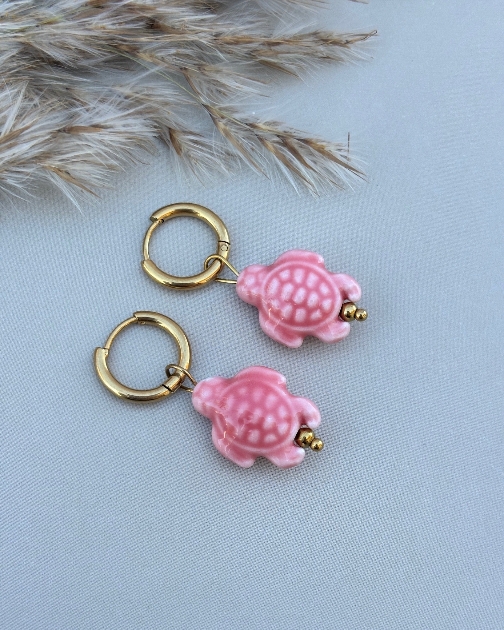 Pendientes chelonia rosa