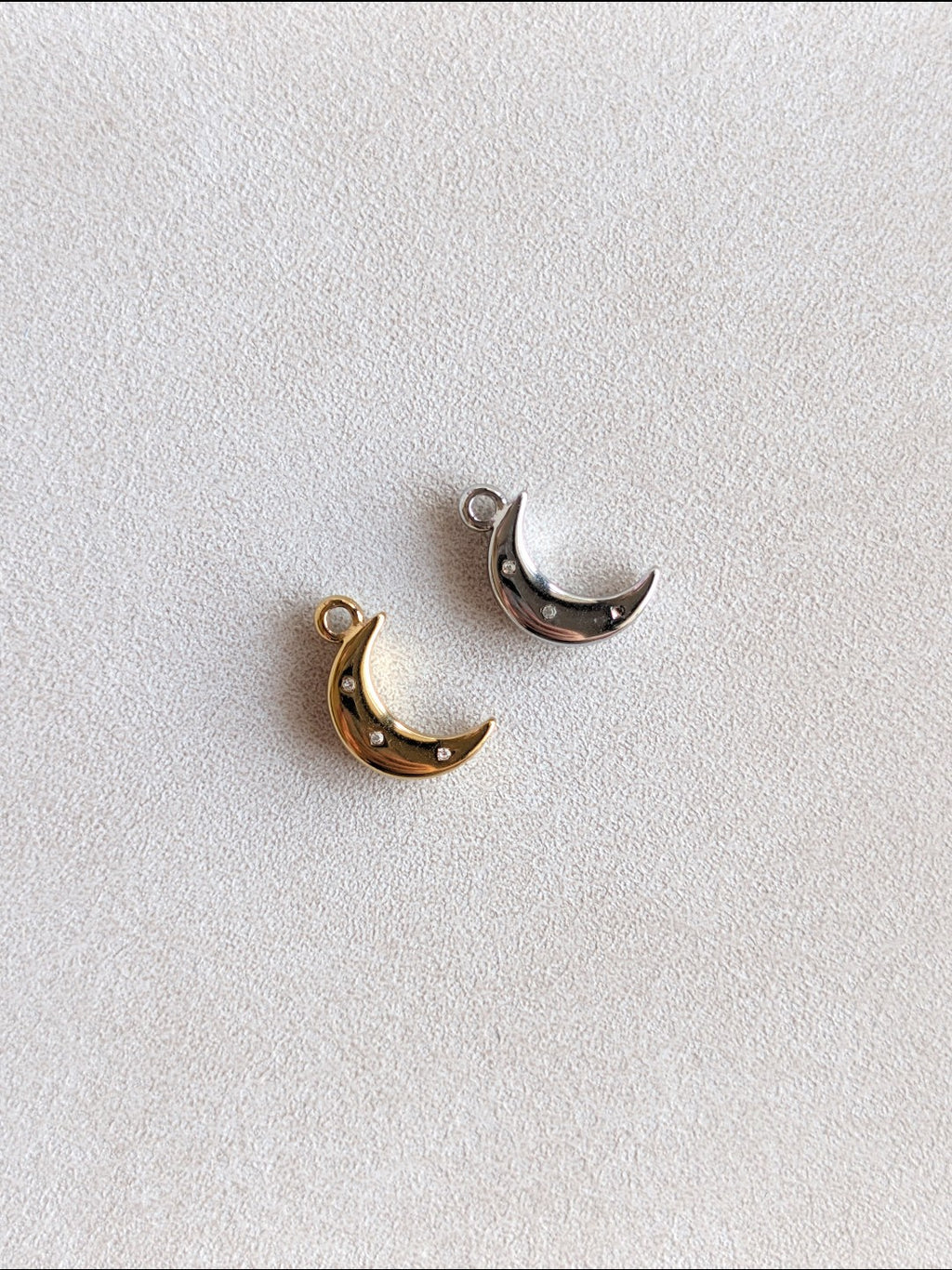 Charm Luna brillos