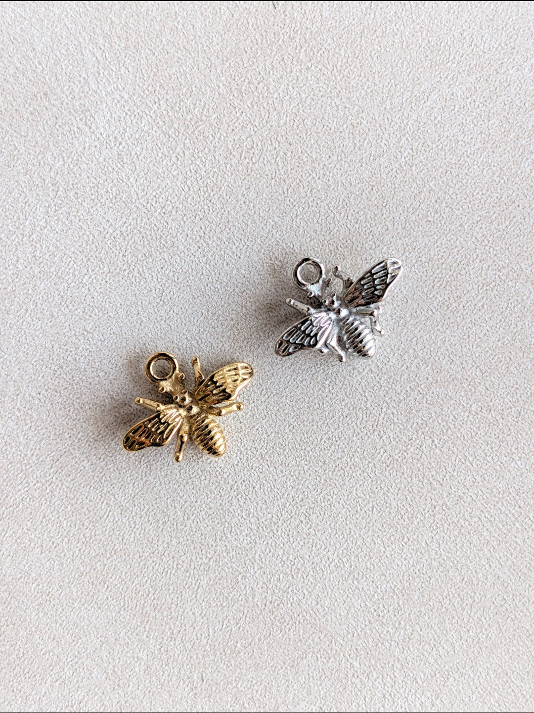 Charm Abeja