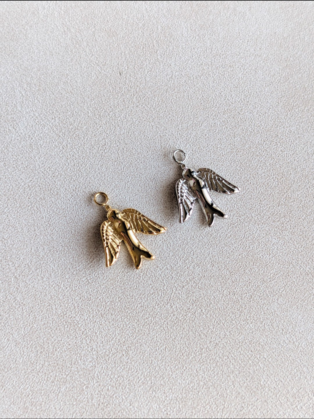 Charm Golondrina