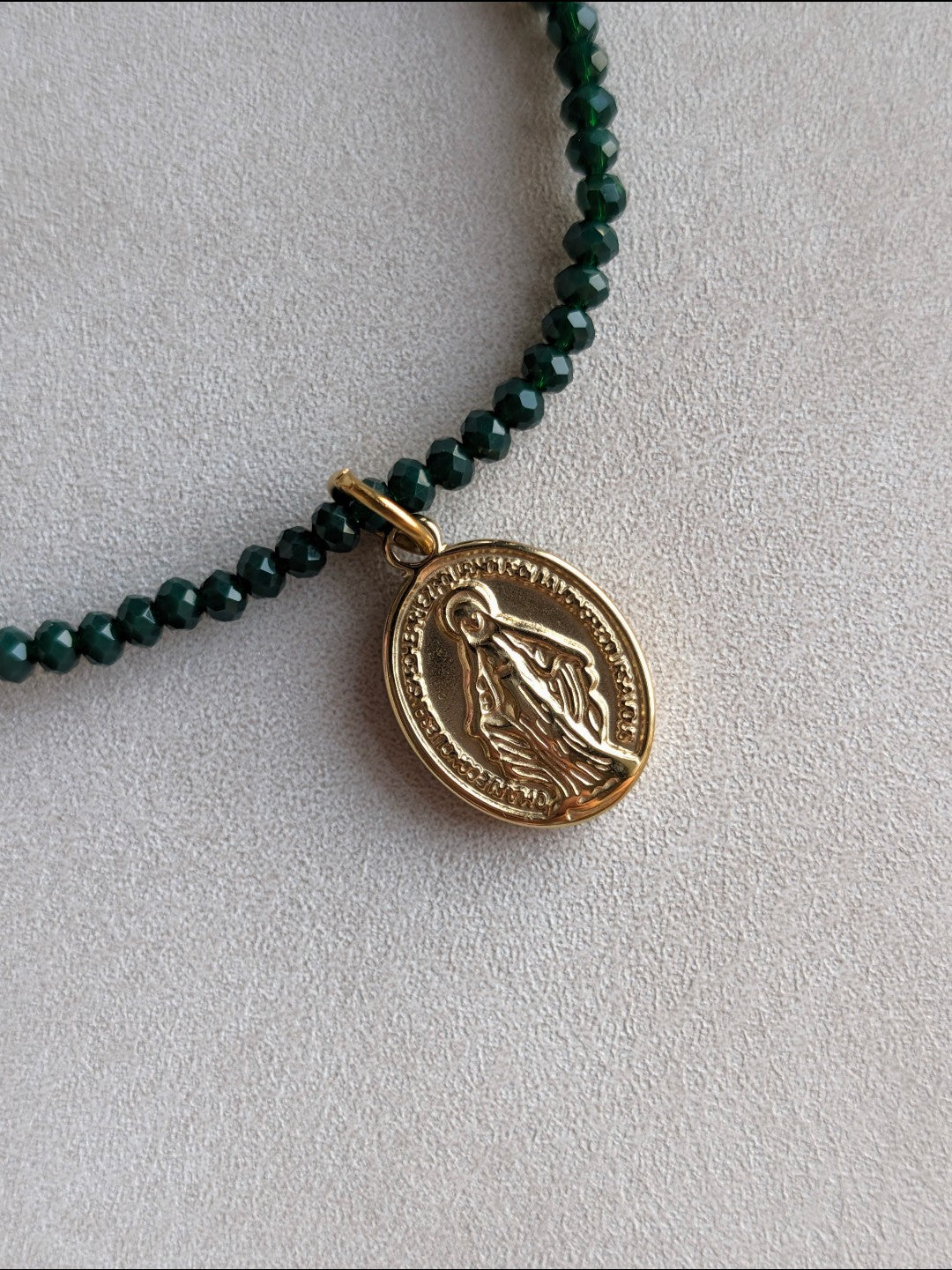 Charm Virgen