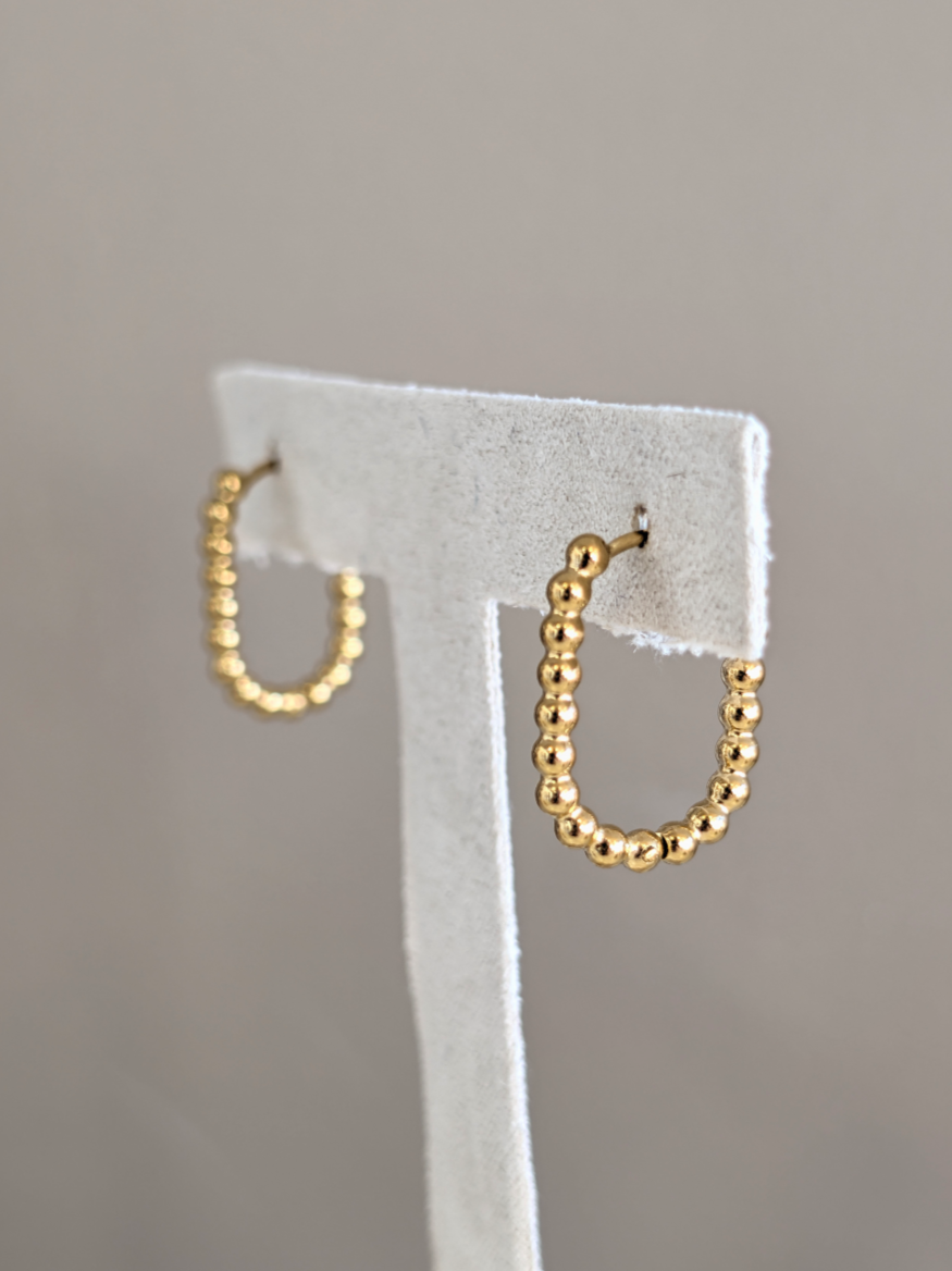 Pendientes aro ¨bolitas¨